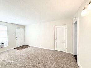 2717 Hadley St in Houston, TX - Building Photo - Building Photo
