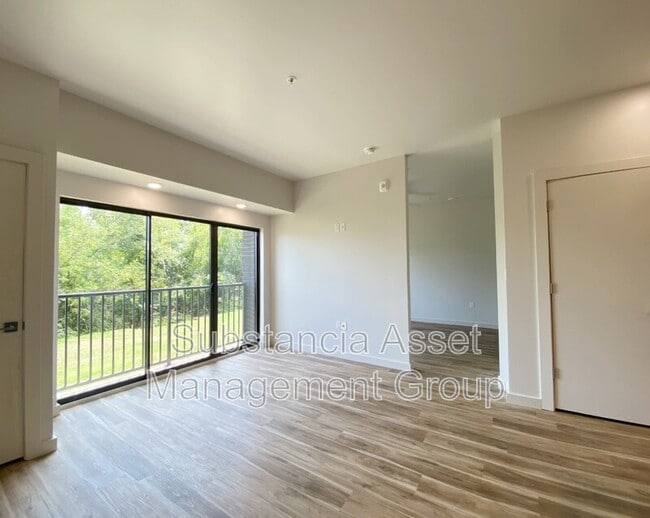 property at 1683 Midtown Pl