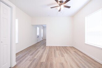 5415 Avenue L in Galveston, TX - Building Photo - Building Photo
