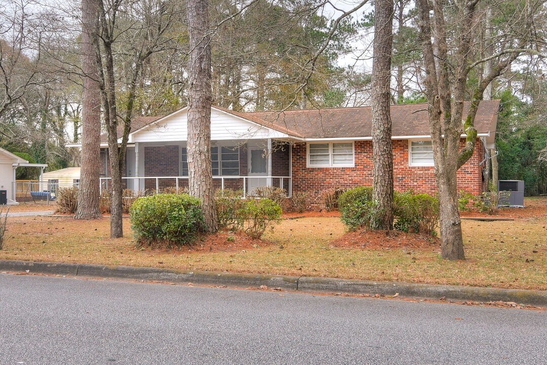 107 Thomas Dr in Martinez, GA - Building Photo