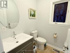 46 Durango Dr in Richmond Hill, ON - Building Photo - Building Photo