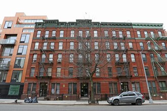 310 W 116th St in New York, NY - Building Photo - Building Photo