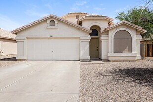748 W Dublin St in Gilbert, AZ - Building Photo
