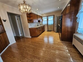 35 Elwood Ave in Hicksville, NY - Building Photo - Building Photo