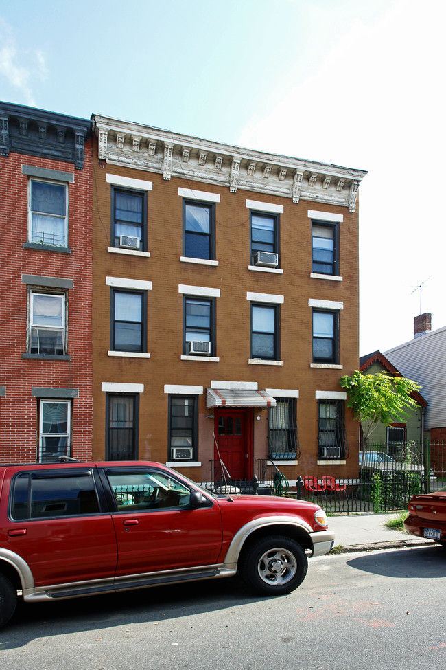 143 23rd St in Brooklyn, NY - Foto de edificio - Building Photo