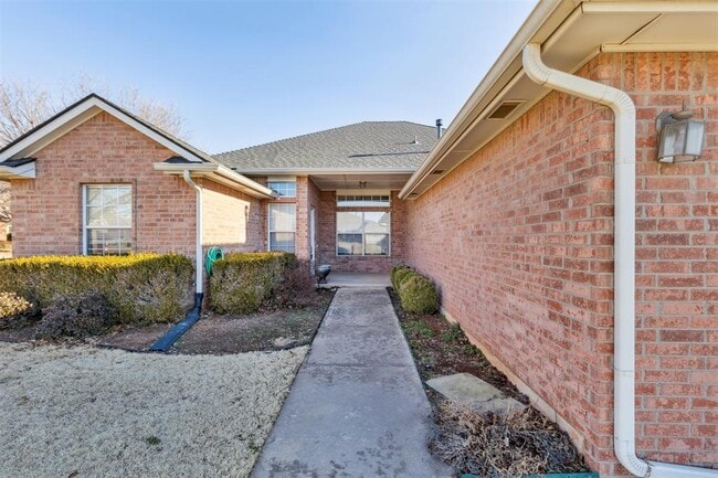 824 Hunter Pl in Edmond, OK - Building Photo - Building Photo