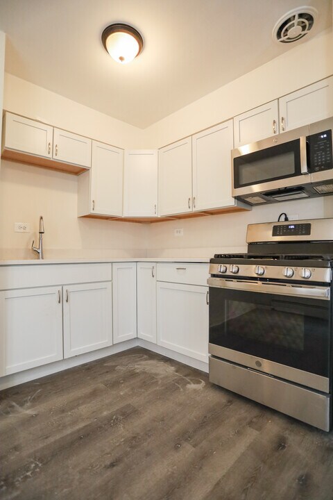 1632 W Pratt Blvd in Chicago, IL - Building Photo