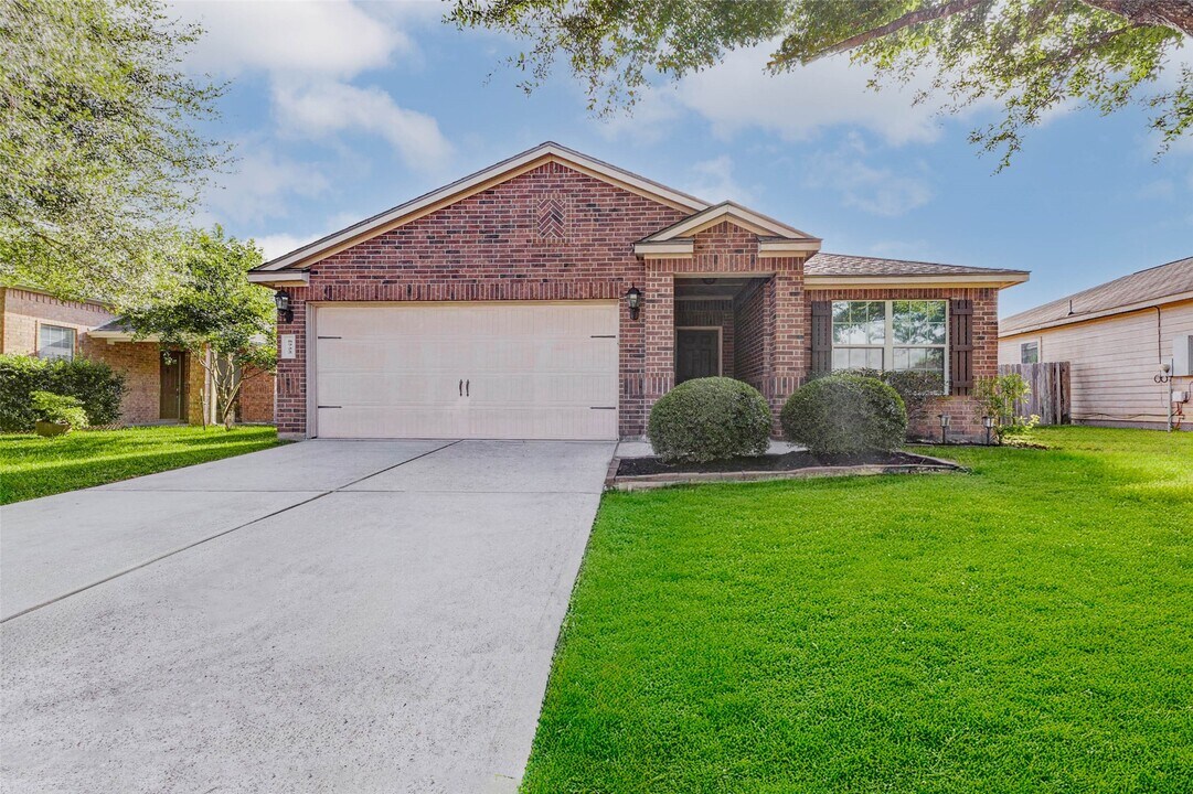 5722 That Way in Houston, TX - Building Photo