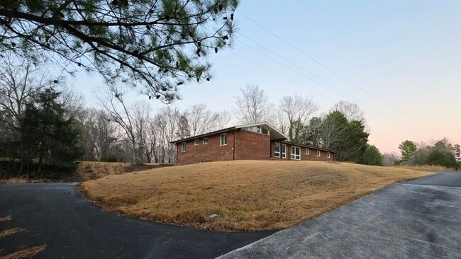 3460 W Lexington Avenue Ext in High Point, NC - Building Photo - Building Photo