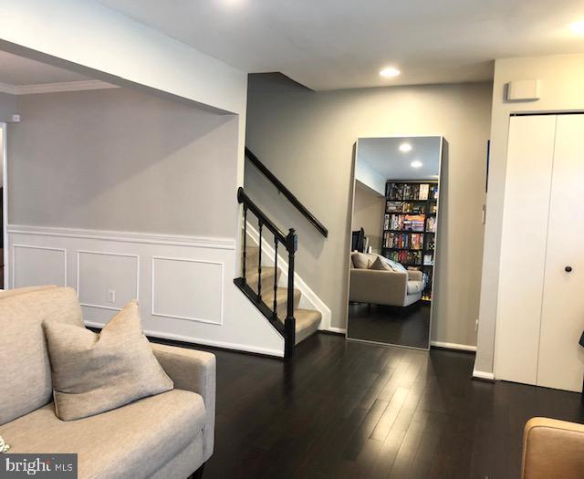 property at 15 Robin Ridge Ct