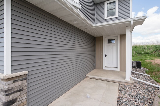 1092 Faith Ct in Greenville, WI - Building Photo - Building Photo