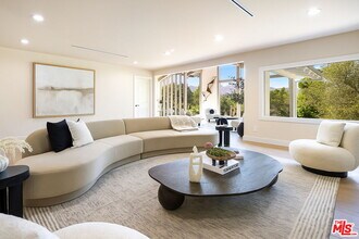 9425 Gierson Ave in Los Angeles, CA - Building Photo - Building Photo