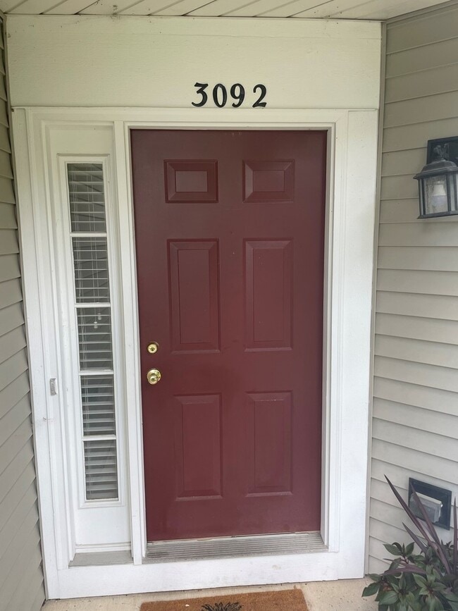 3092 Kentshire Cir in Naperville, IL - Building Photo - Building Photo