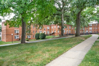 Madison Courts in Washington, DC - Foto de edificio - Building Photo