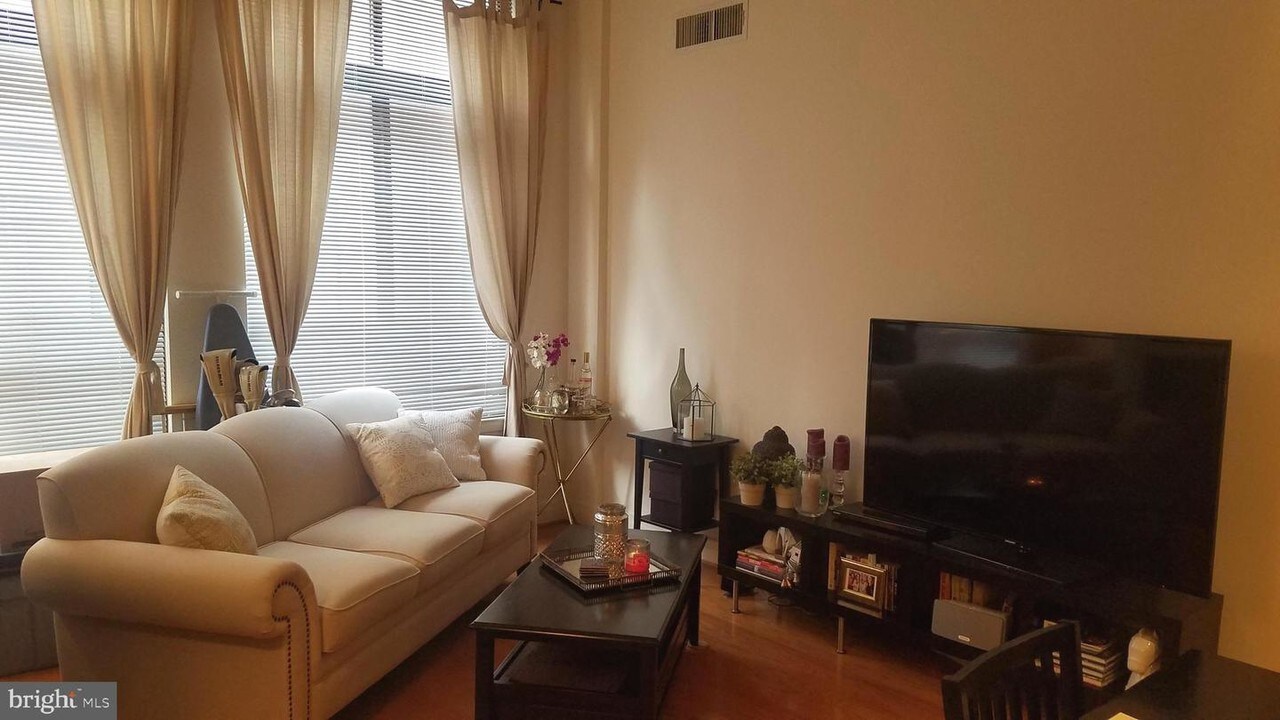 1201 N Garfield St-Unit -411 in Arlington, VA - Building Photo