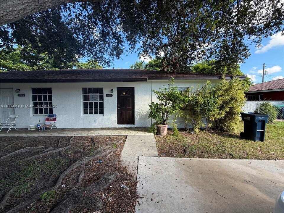 10621 SW 170th Terrace in Miami, FL - Building Photo