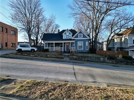 315 W Center St in Fayetteville, AR - Building Photo