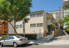 1141 Hacienda Pl in West Hollywood, CA - Building Photo