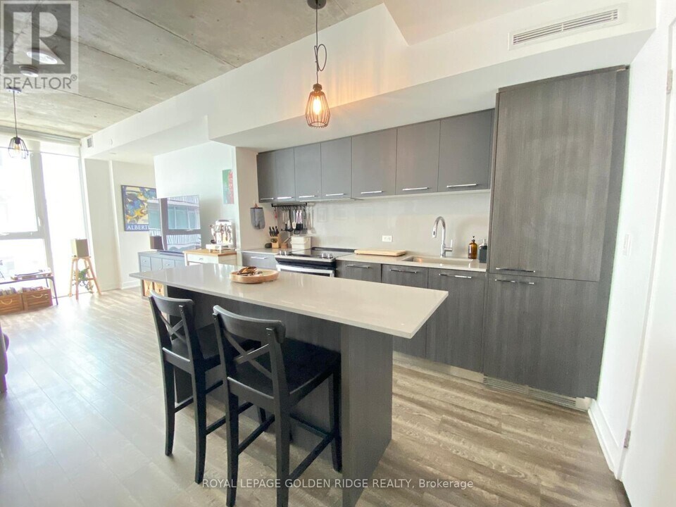 25-925 Baseball Pl in Toronto, ON - Building Photo