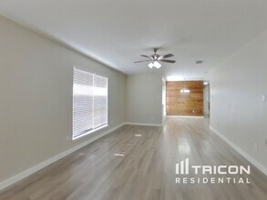 1824 Old Creek Dr in Rosenberg, TX - Foto de edificio - Building Photo