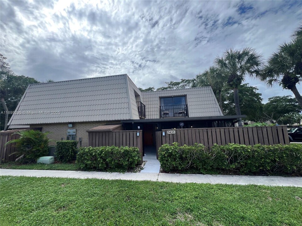 5435 54th Way in West Palm Beach, FL - Building Photo
