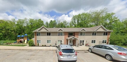808 Treewood Dr in Hillsboro, OH - Building Photo - Building Photo