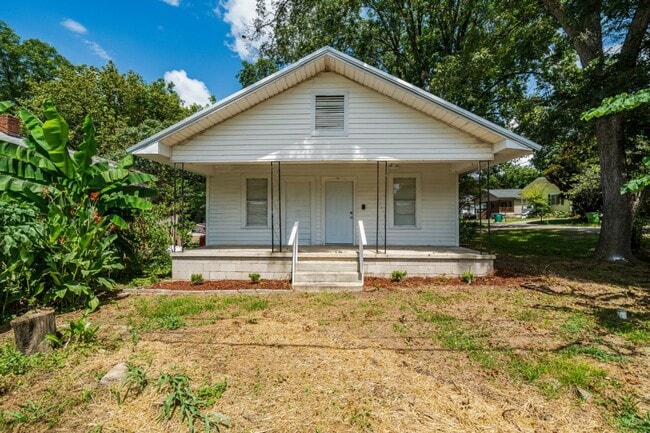 property at 1301 Vivian St SW
