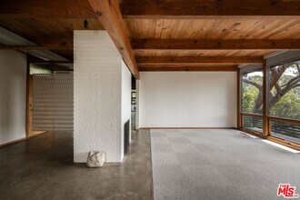 2020 Mayview Dr in Los Angeles, CA - Building Photo - Building Photo