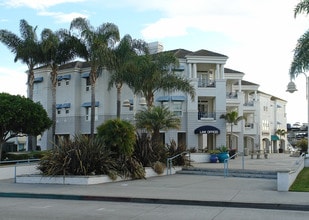2600-2700 Newport Blvd in Newport Beach, CA - Foto de edificio - Building Photo