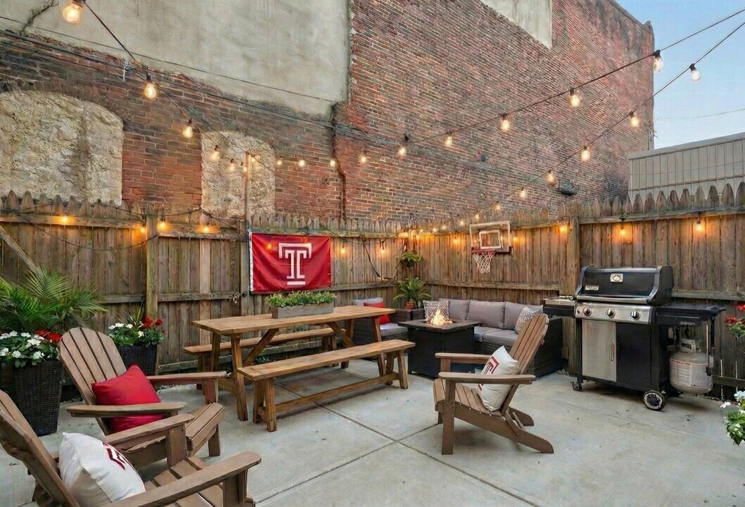 1604 W Montgomery Ave in Philadelphia, PA - Building Photo