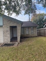 1158 Glenda St in Pearland, TX - Building Photo