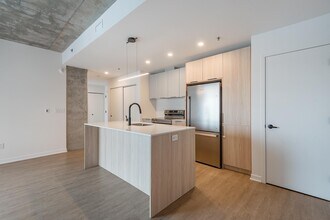 1819 Av Dollard in Montréal, QC - Building Photo - Building Photo