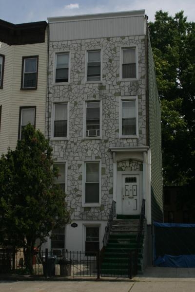 834 Halsey St in Brooklyn, NY - Building Photo - Building Photo