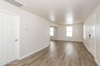 5130 Fay Ave in Louisville, KY - Building Photo - Building Photo