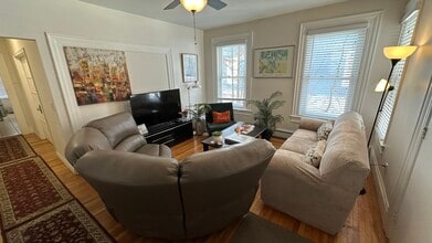 76 Providence St, Unit FL 1 in Providence, RI - Foto de edificio - Building Photo