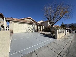 5534 Super Bowl Dr in Las Vegas, NV - Building Photo - Building Photo