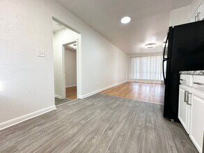 85 Newland St in Lakewood, CO - Building Photo - Building Photo