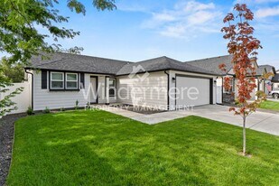 13214 E Wabash Ln in Spokane Valley, WA - Building Photo