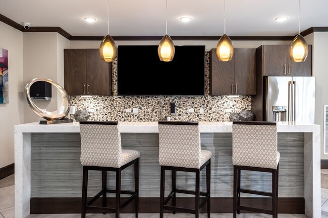 The Monarch in Des Plaines, IL - Foto de edificio - Building Photo