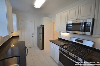 41 Auburn St, Unit 3 in Brookline, MA - Foto de edificio - Building Photo