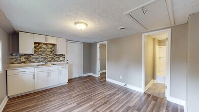 4221 Newark Ave in Cleveland, OH - Foto de edificio - Building Photo