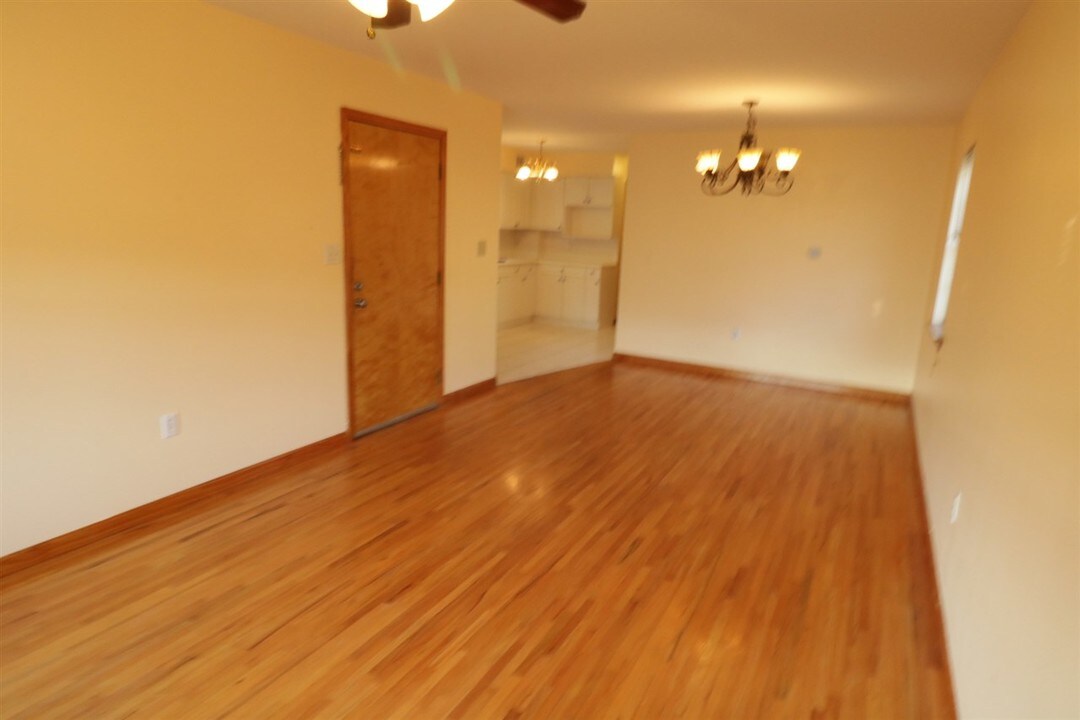 87 COTTAGE St in Bayonne, NJ - Building Photo