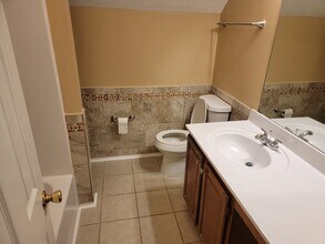 321 Acaro Ct in Ellenwood, GA - Building Photo - Building Photo