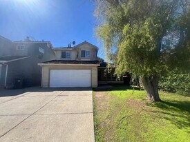 5016 Perry Way in Antioch, CA - Building Photo