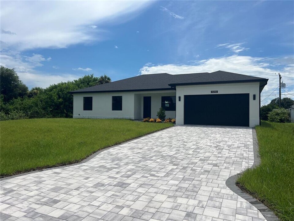 6999 Halifax St in Englewood, FL - Building Photo