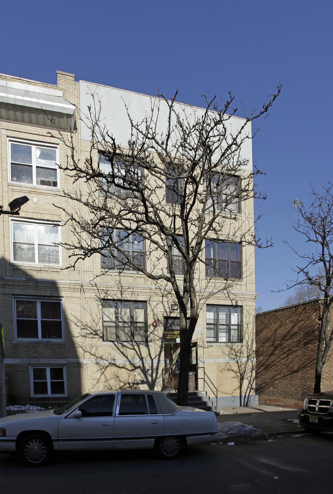 507 Bergen Ave in Jersey City, NJ - Building Photo - Building Photo