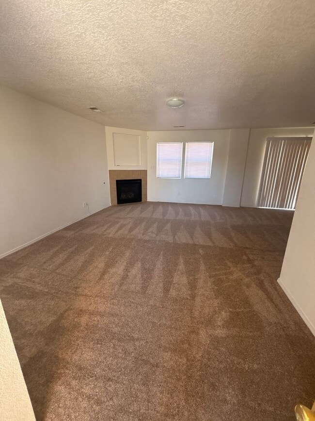 1726 Gallinas Rd in Rio Rancho, NM - Building Photo - Building Photo