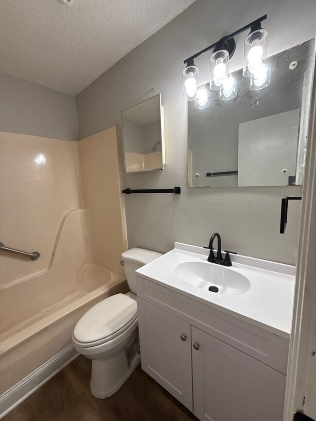 125 E Jefferson St in Brownsville, TN - Building Photo - Building Photo