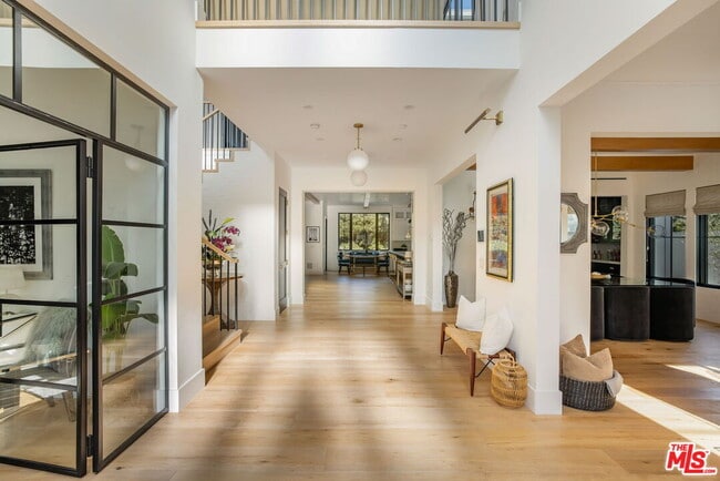 16101 Royal Mt Dr in Los Angeles, CA - Building Photo - Building Photo