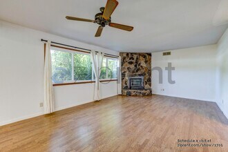 950 Pecan Pl in Davis, CA - Building Photo - Building Photo